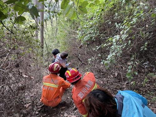 国产母子爬山自拍视频,国产自拍视频展现亲子情深